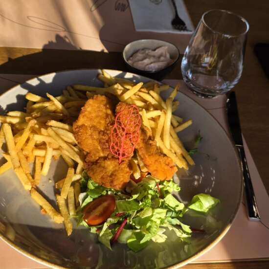 Crispy de pui cu cartofi prăjiţi (portie copil)