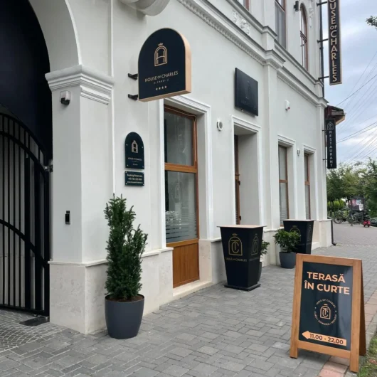 Tables of Charles restaurant