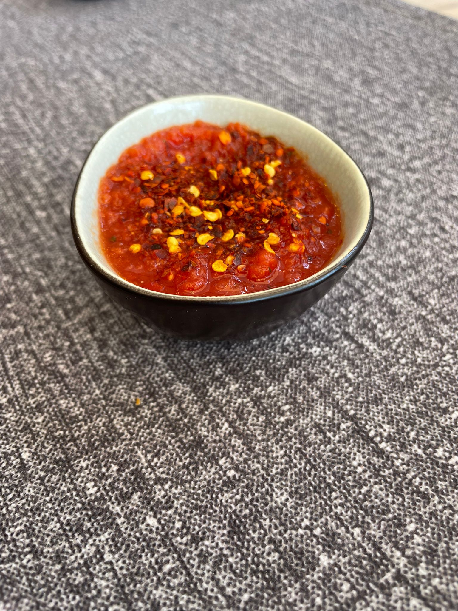 Sos de rosii picant 50 gr